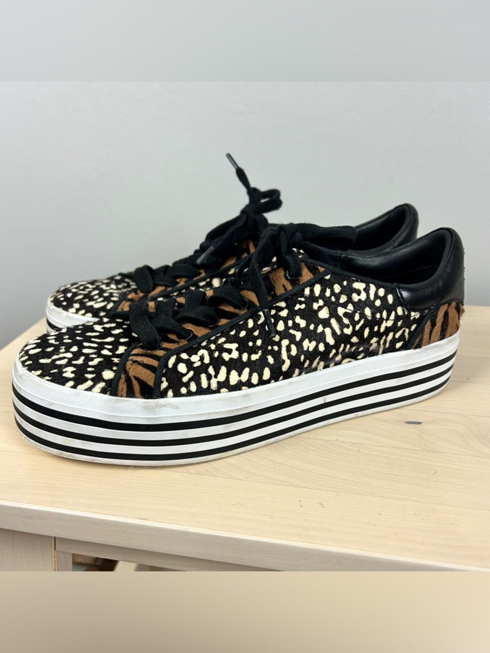 ALICE & OLIVIA Falyn Sneaker Calf Hair Platform Size 8 Animal Print Casual‎
